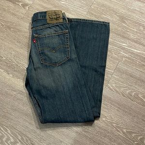 Levi’s Dark-Wash Bootcut Jeans!